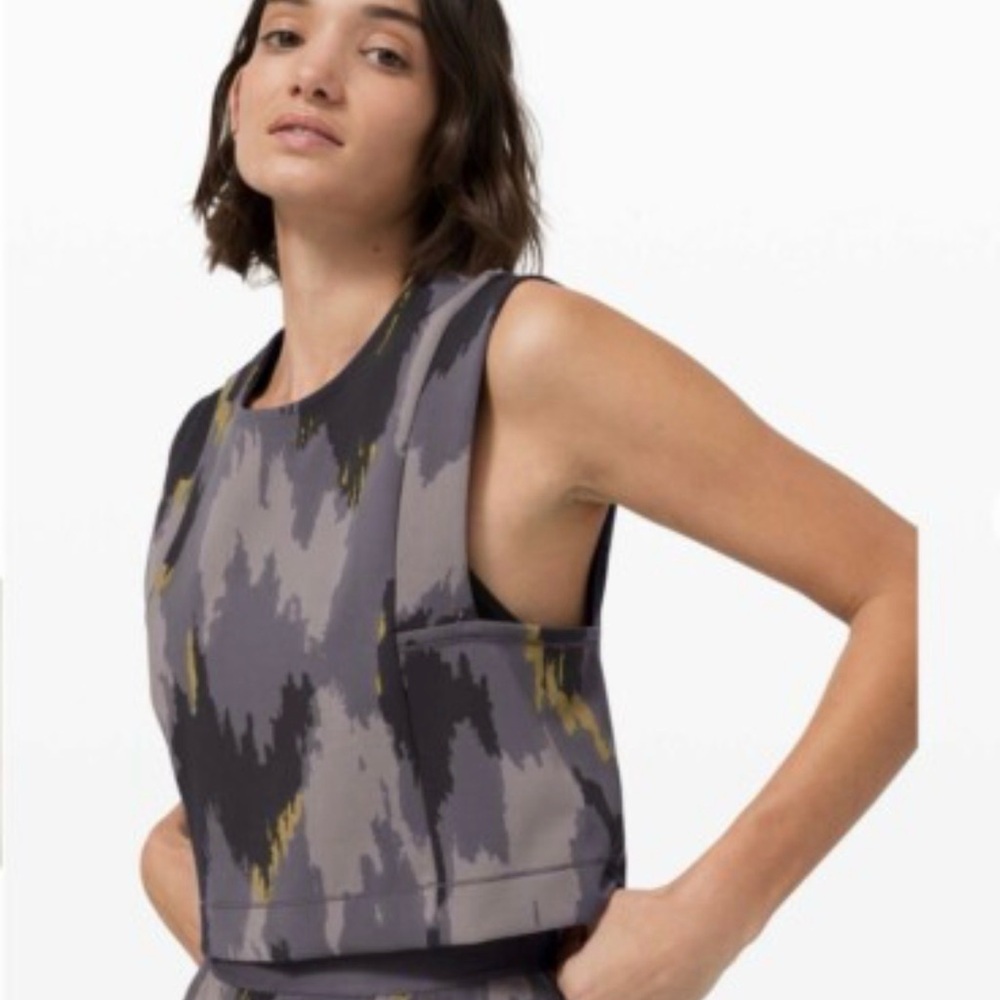 Lululemon Athletica Abstract Gray and Yellow Muscle Tee